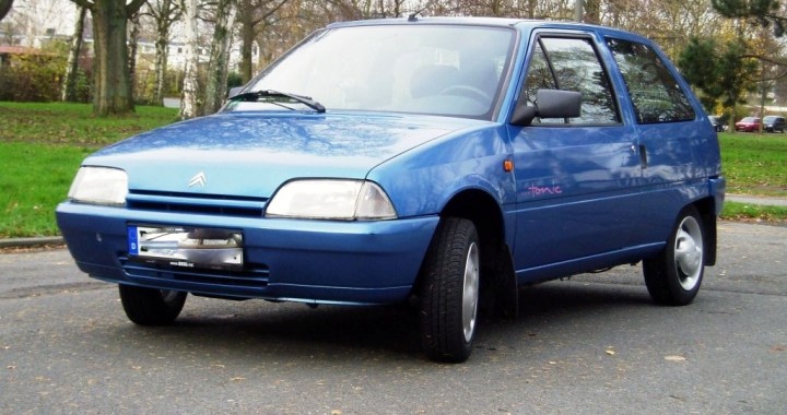 1994er Citroën AX Tonic in bleu Curaçao